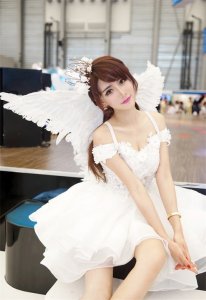 ​妹力社：最美女硕士“夏小薇”肤白貌美惹人疼