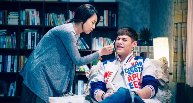 闫妮和胡歌个人资料（46岁闫妮单身依然期待爱情）(2)