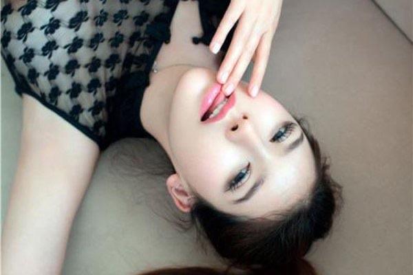 娱乐李丽莎顾欣怡世界杯破解版 世界杯中的真人足球宝贝 2