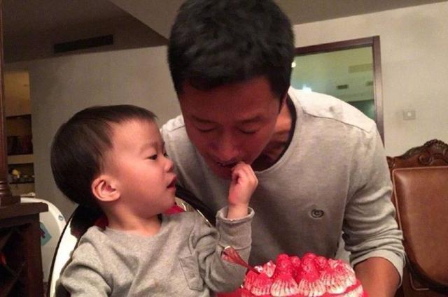 吴京大儿子叫吴所谓,二儿子呢?两个儿子名字合在一起很有深意!