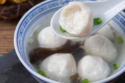 ​教你自制鱼丸，Q弹鲜美，无刺不腥零添加，孩子常吃健脑益智