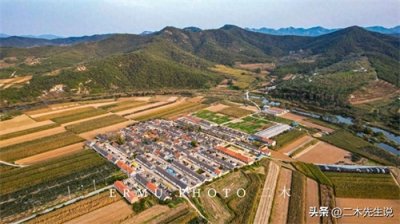 ​航拍乳山下初塂南头，段姓由段家迁山塂之南立村得名