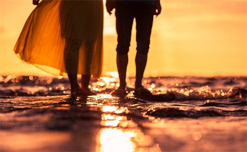 「超赞情侣照」太美了！一定要拍一组这样的“情侣照”