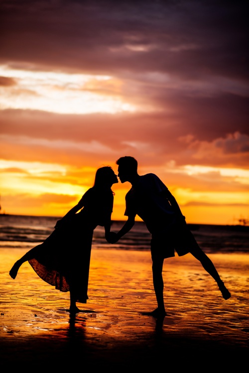 「超赞情侣照」太美了！一定要拍一组这样的“情侣照”